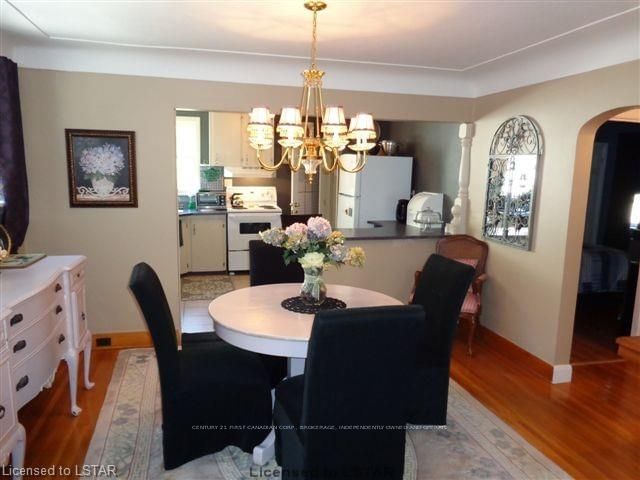 Listing Image 6