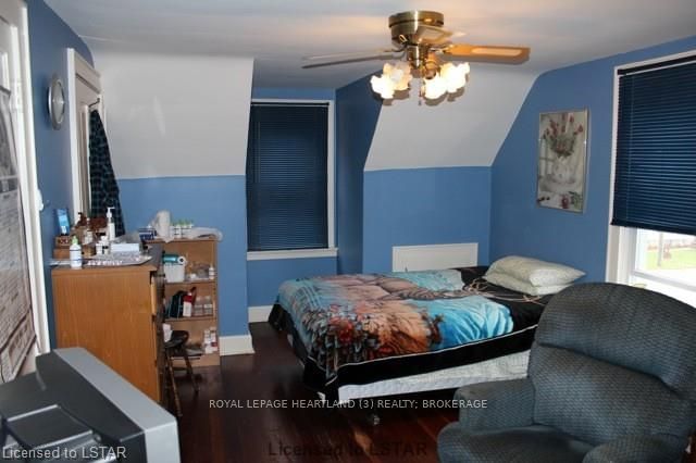 Listing Image 5