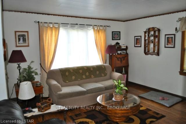 Listing Image 7