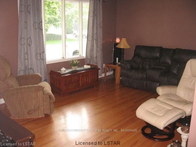 Listing Image 6