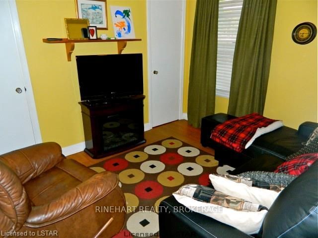 Listing Image 3