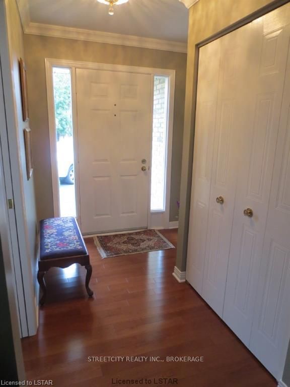 Listing Image 4