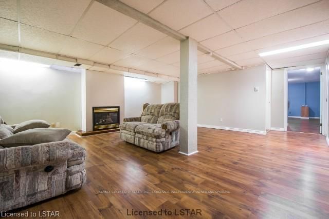 Listing Image 12