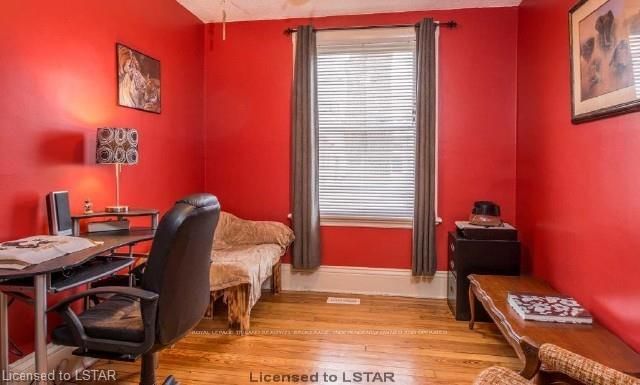 Listing Image 6