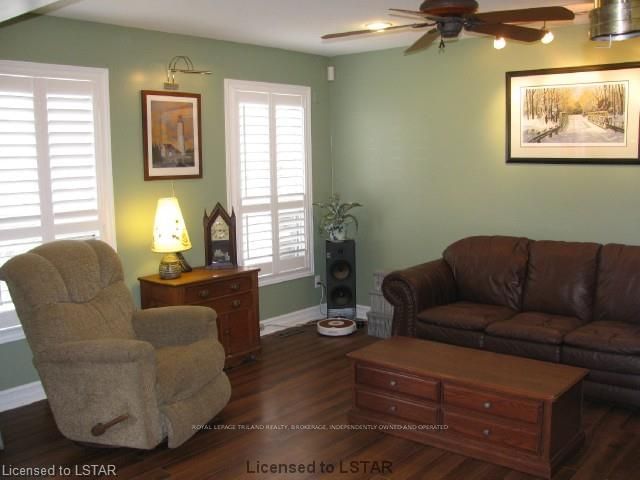 Listing Image 11