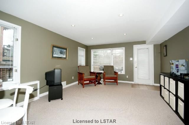 Listing Image 17