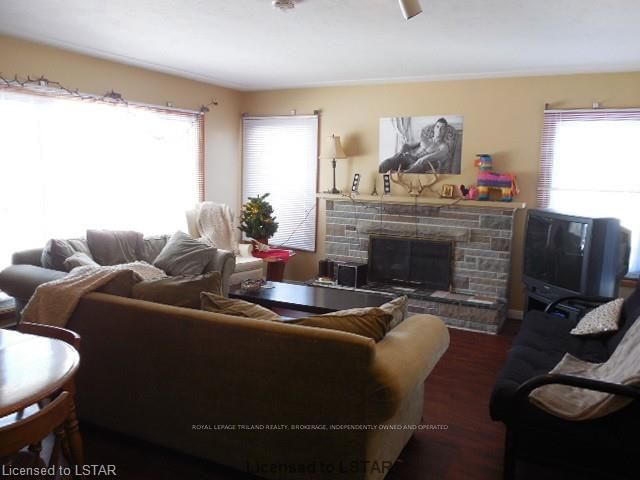 Listing Image 3