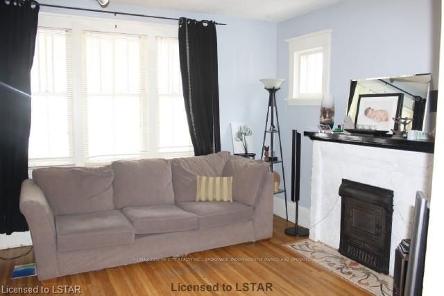 Listing photo 3