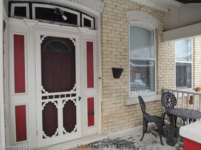 Listing photo 2