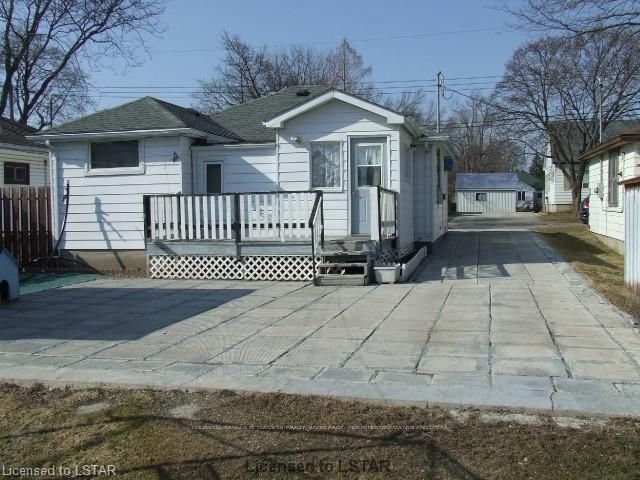 Listing photo 2