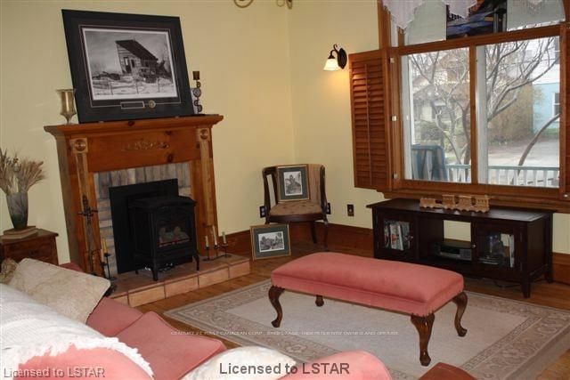 Listing Image 7