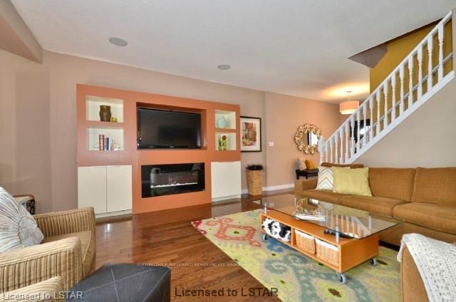 Listing Image 10