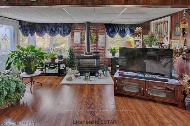 Listing Image 9