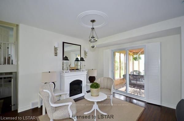 Listing Image 7