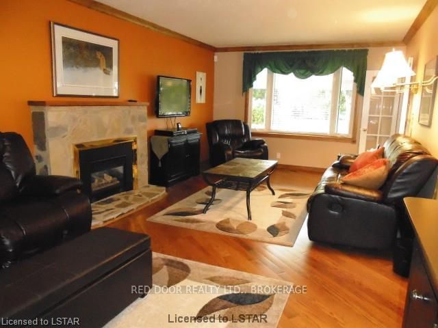 Listing Image 3