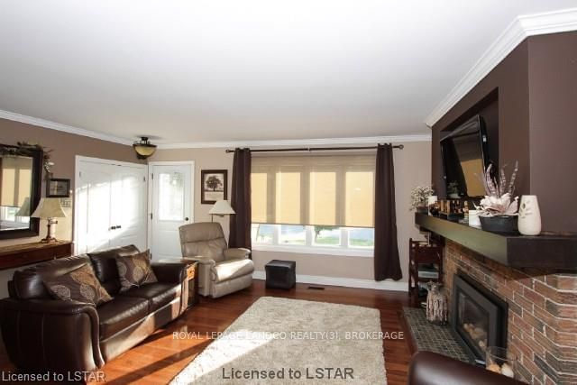 Listing Image 5