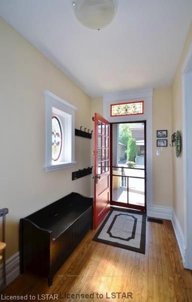 Listing Image 4