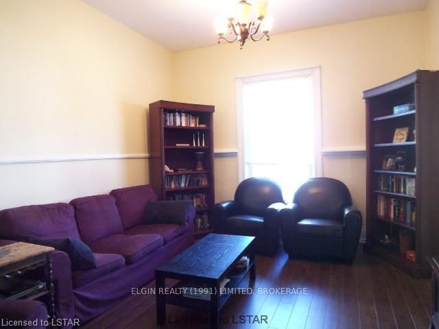 Listing Image 3
