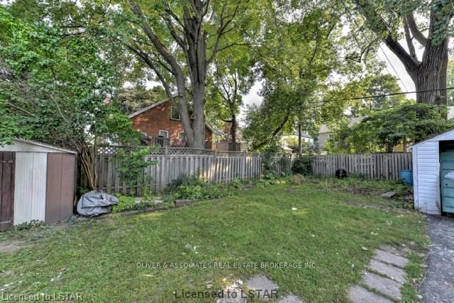 Listing Image 4