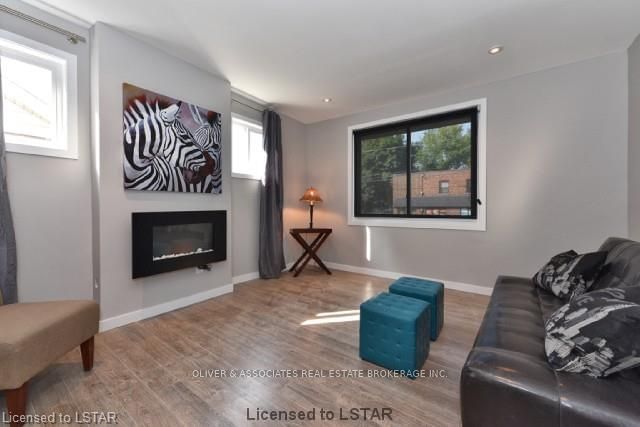 Listing Image 7