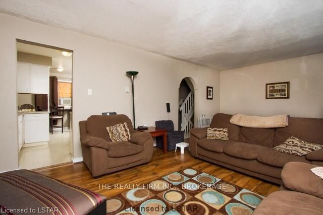 Listing Image 3