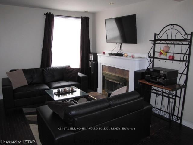 Listing Image 7