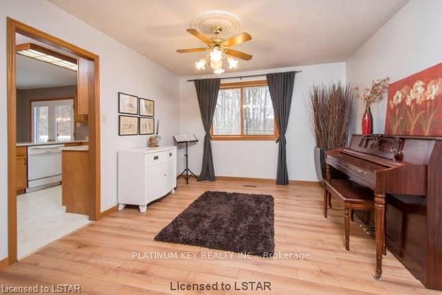 Listing Image 7