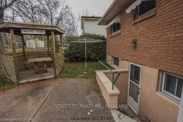 Listing Image 7