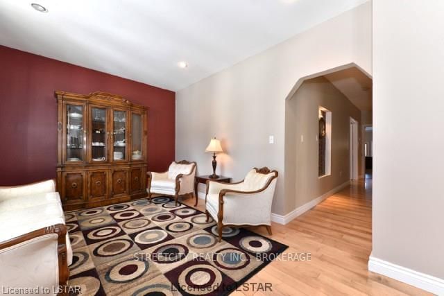 Listing photo 2