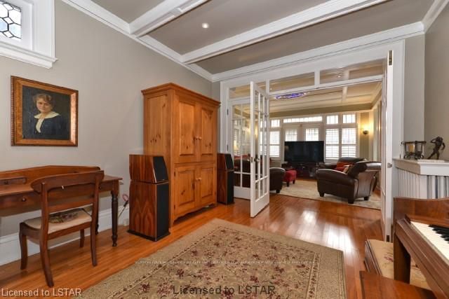Listing Image 6