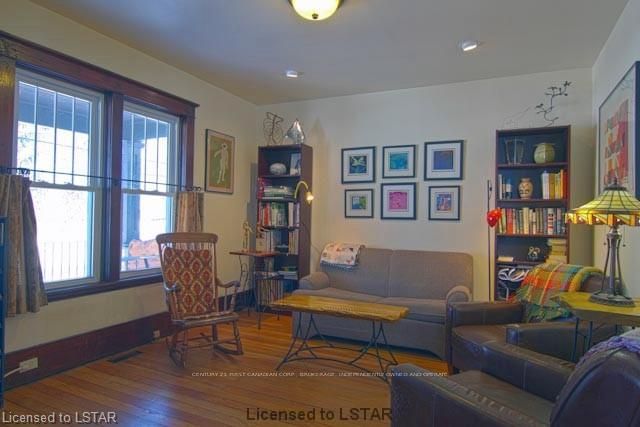 Listing Image 9