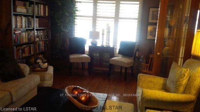 Listing Image 5