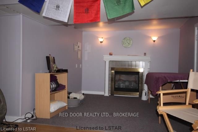 Listing Image 11