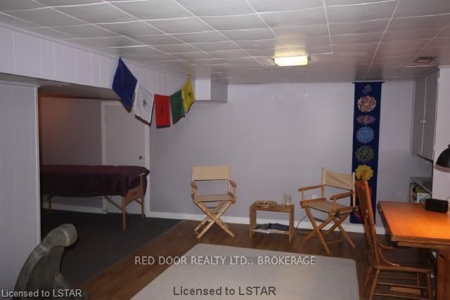 Listing Image 12