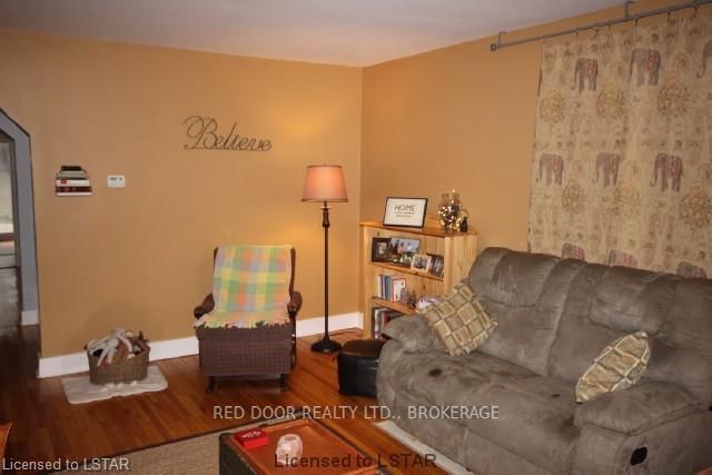 Listing Image 3