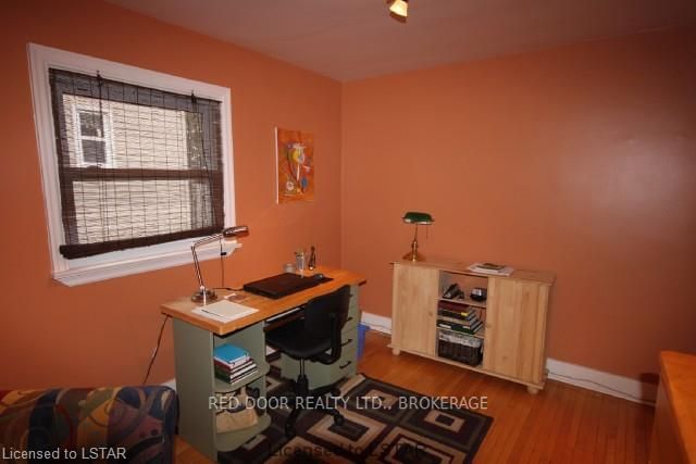 Listing Image 9