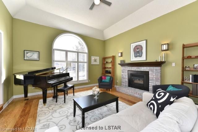 Listing Image 7