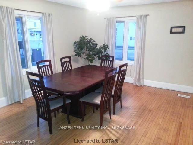 Listing Image 5