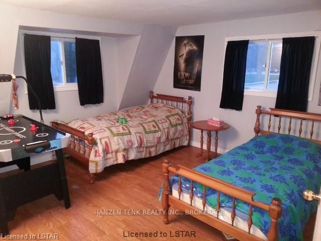 Listing Image 9