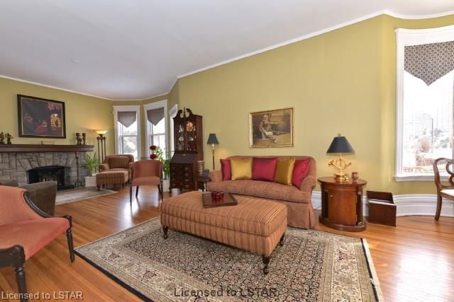 Listing Image 10