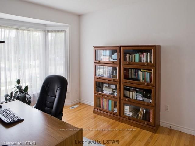 Listing Image 14
