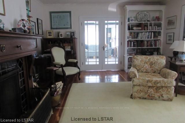 Listing Image 9