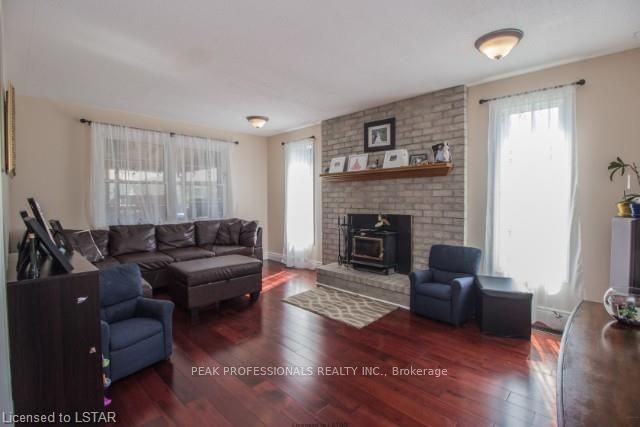 Listing Image 9