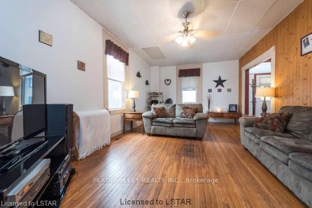 Listing Image 7