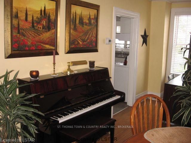 Listing Image 7