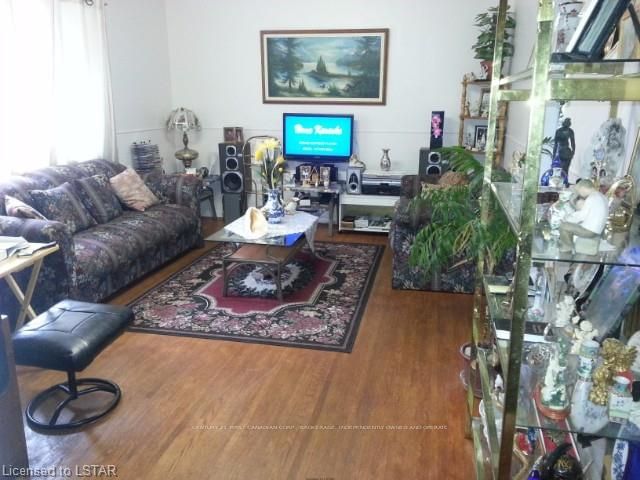 Listing Image 3