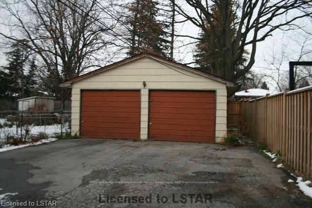 Listing photo 2