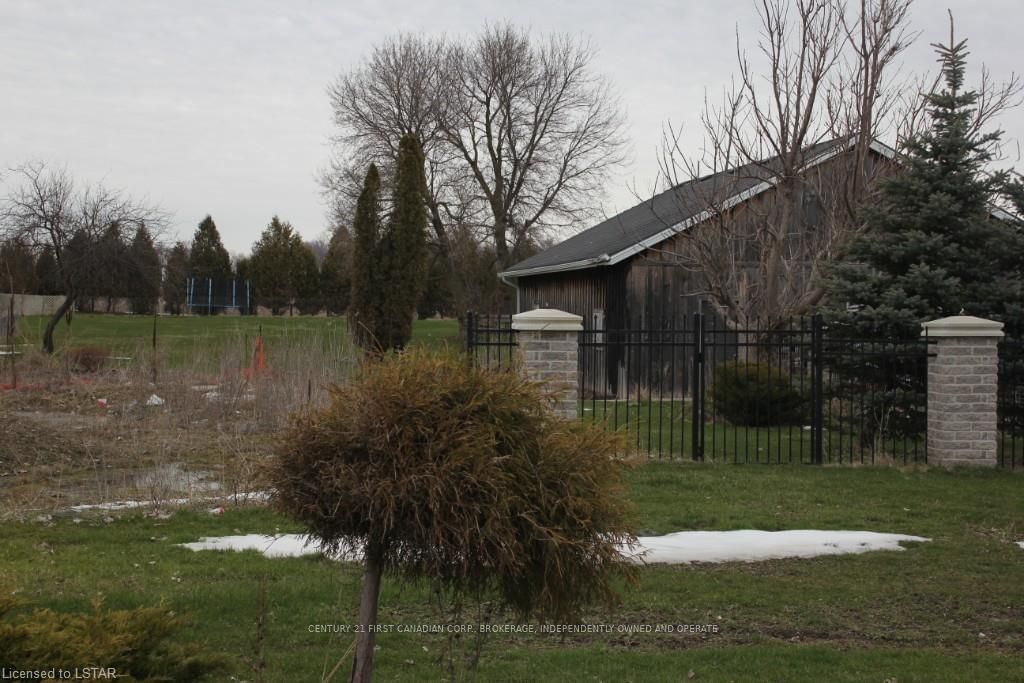 Listing Image 4