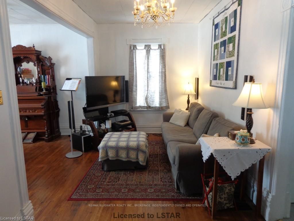 Listing Image 7