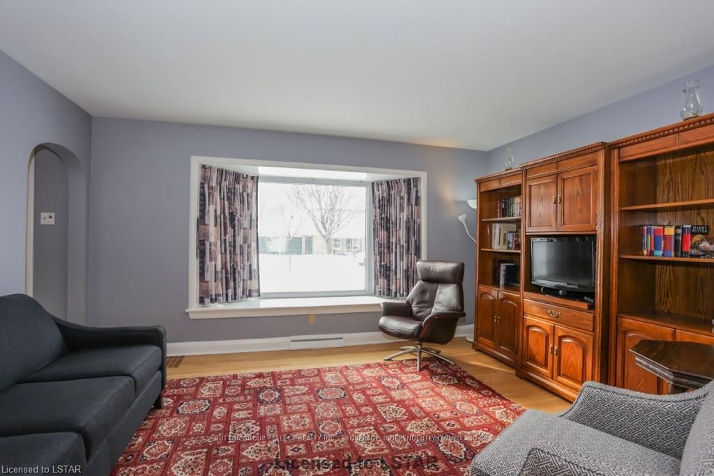Listing Image 3